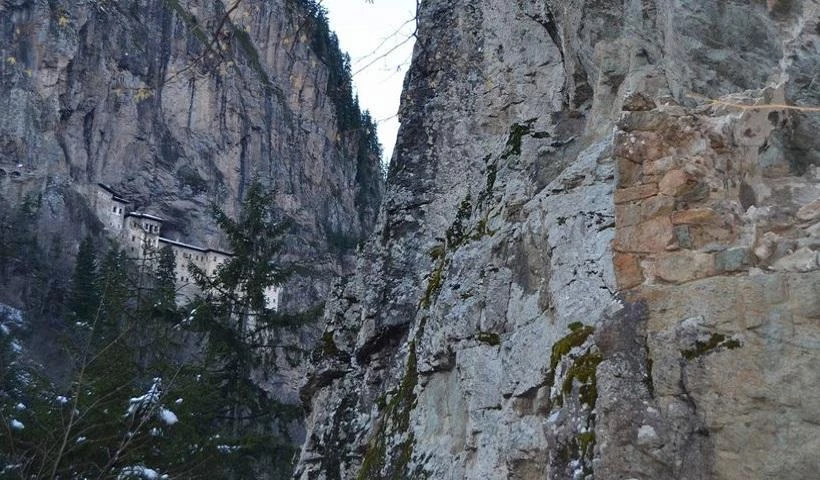 Δέος! Άλλα δύο παρεκκλήσια της Παναγίας Σουμελά ανακάλυψαν οι Τούρκοι – (βίντεο)